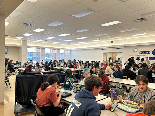 SHS Senior Commons during the busy 4C lunch period.