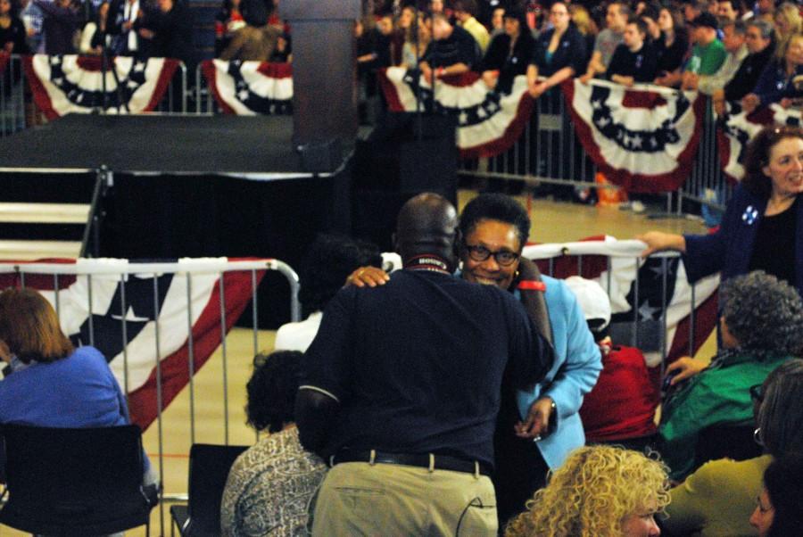 Cleveland Congresswoman Marcia Fudge spoke in support of the Secretary prior to her appearance on the pulpit.