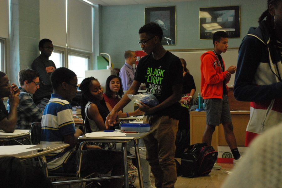 After the club activities came to a close, students received free bracelets from the Diversity Center.