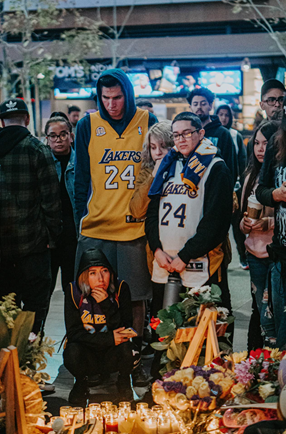 Lakers legend Kobe Bryant passed away earlier this year. Lakers fans are supporting his memory of the great man he was by wearing his jersey and also making tributes. Photo courtesy of unsplash.com