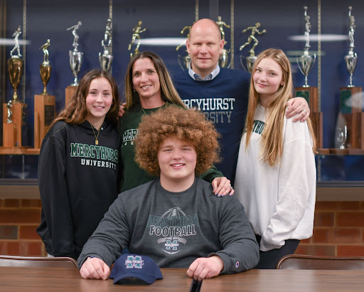 Senior Blake Hoegler and Family on signing day