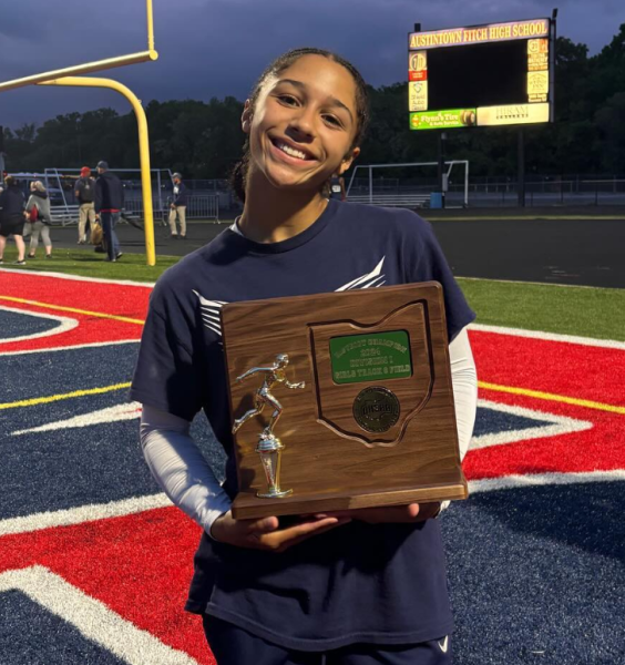 Samantha Singleton after winning the 100 meter dash at districts. Photo found on Instagram @solongirls_trackandfield.